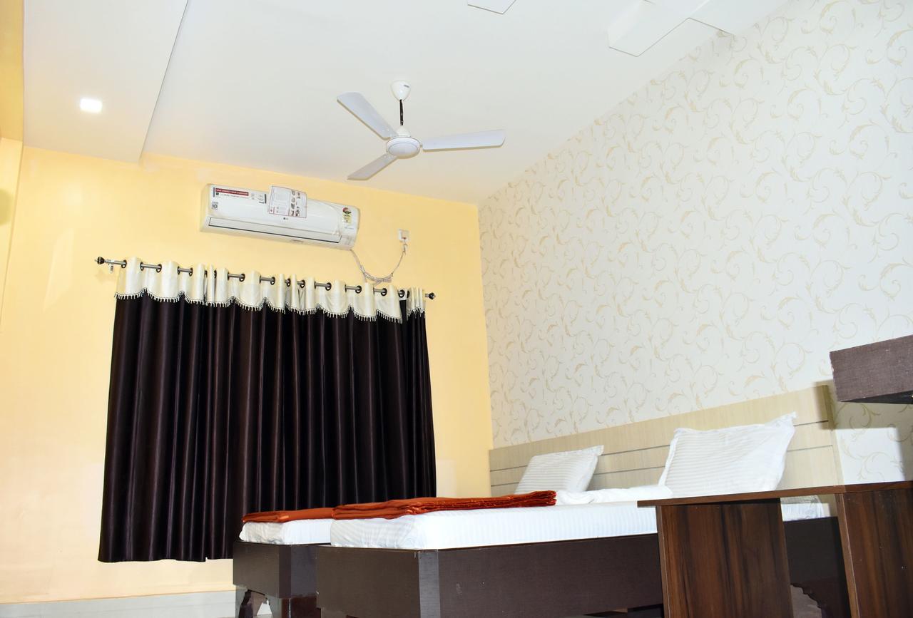 Hotel Triveni Balangir Zewnętrze zdjęcie